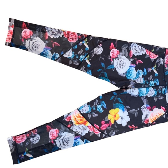 Zyia floral mesh light n tight high rise 24” - Picture 5 of 8